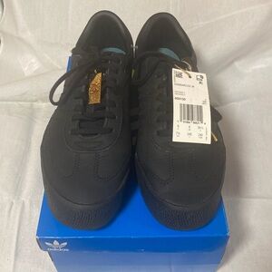 Women’s, all black leather, Adidas SambaRose